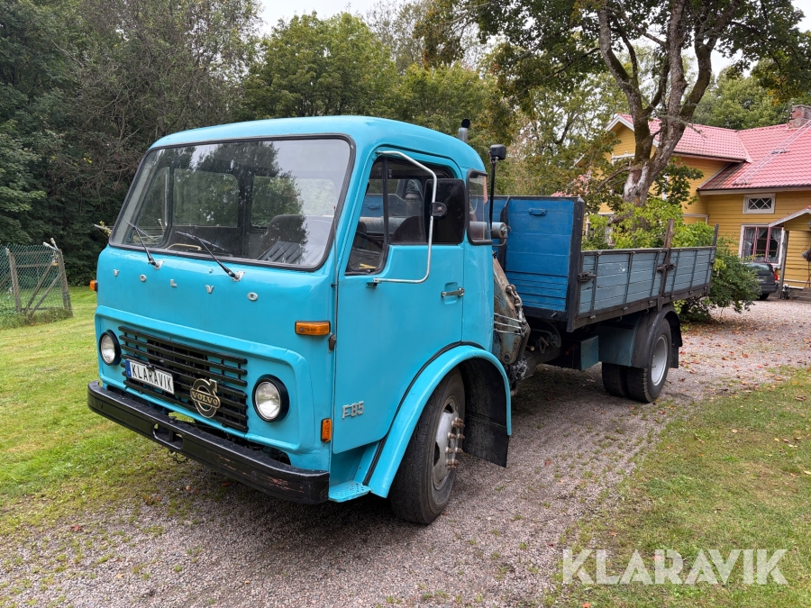 Veteranlastbil Volvo F85 / Kran/ 3-vägs tipp