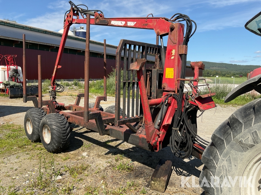 Skogsvagn med kran Nokka HK 2510