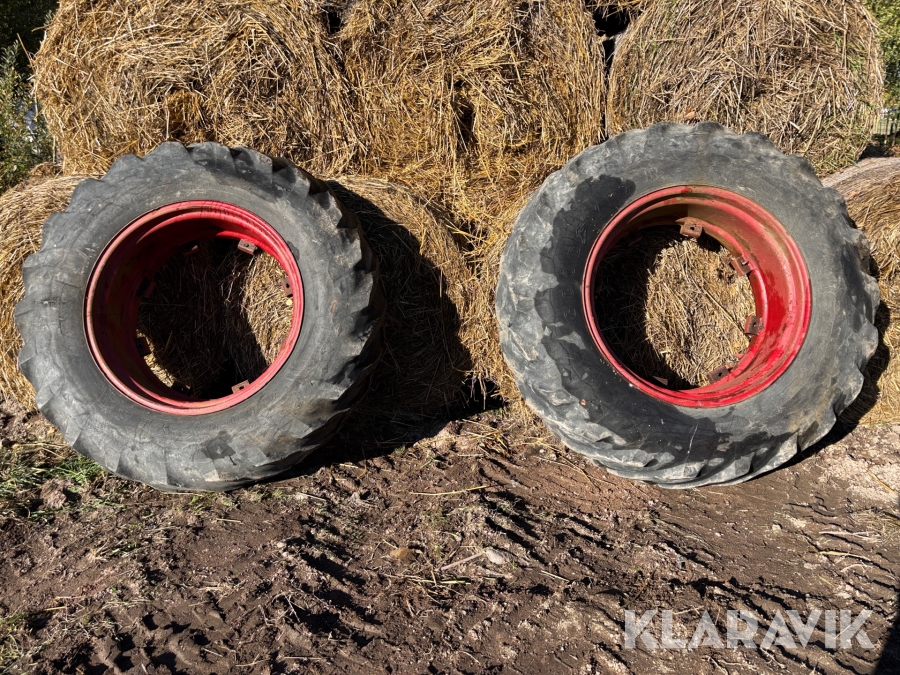 Lantbruksdäck med fälgar Goodyear 18.4-34
