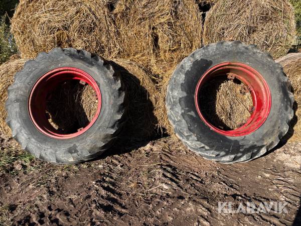 Lantbruksdäck med fälgar Goodyear 18.4-34