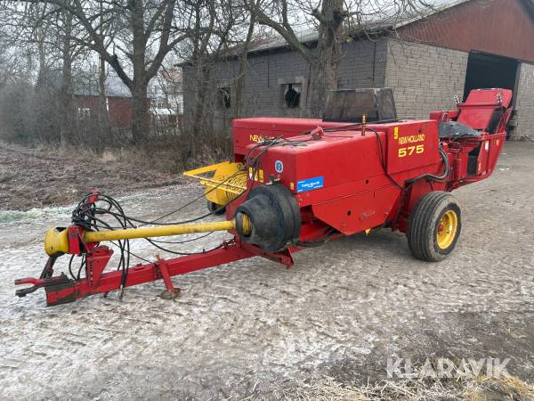 Småbalspress New Holland 575