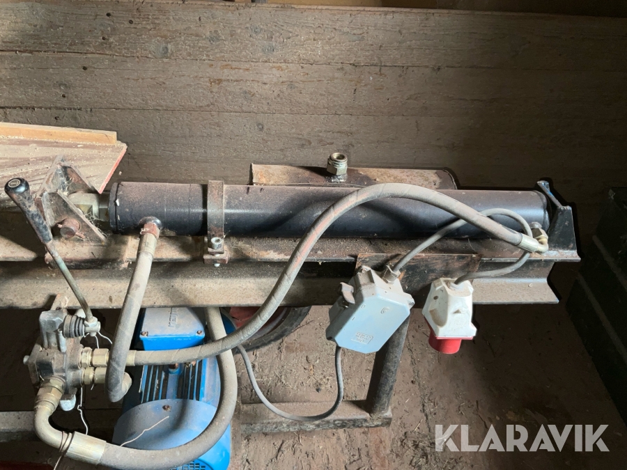 Vedkap, vedklyv och transportör