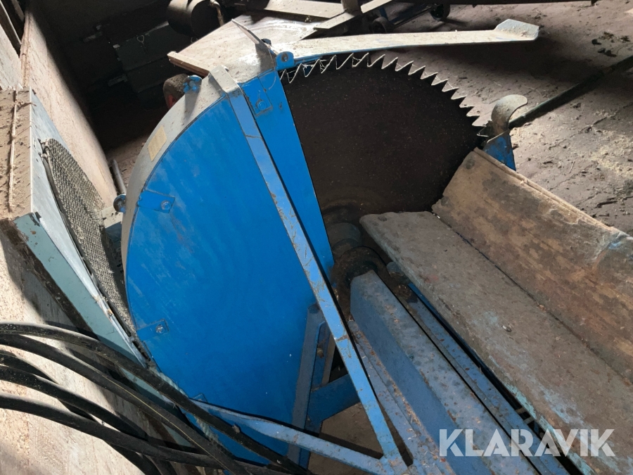 Vedkap, vedklyv och transportör