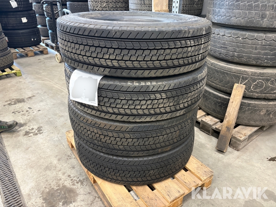 Däck Bridgestone RW-Steer 001 295/80R22,5 fyra styck