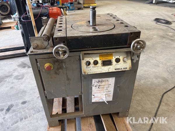 Armeringsbock och klipp Weelu med ca 18 ton armering
