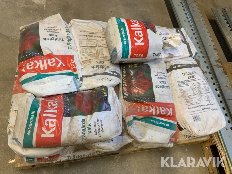 Trädgårdskalk Nordkalk en pall