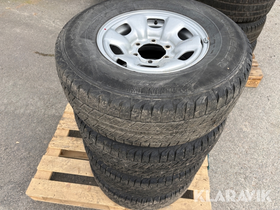 M+S däck GoodYear 255/70R15C 4st med fälg