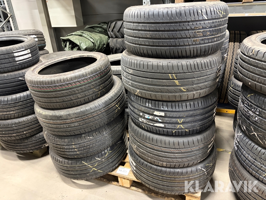 Sommardäck 18 tum olika fabrikat och dimensioner 16 st