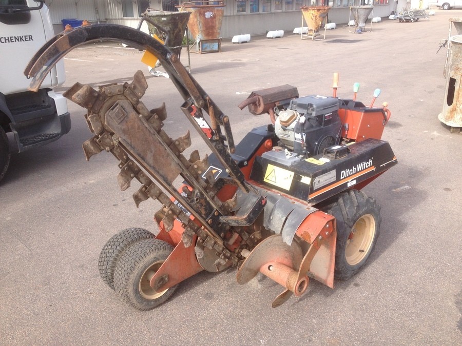 KEDJEGRÄVARE Dikesgrävare kabelgrävmaskin