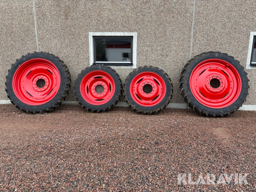Radodlingsdäck med fälg 4 st Kleber 300/95R52 //  270/95R38