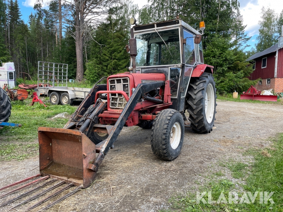 Traktor International 475