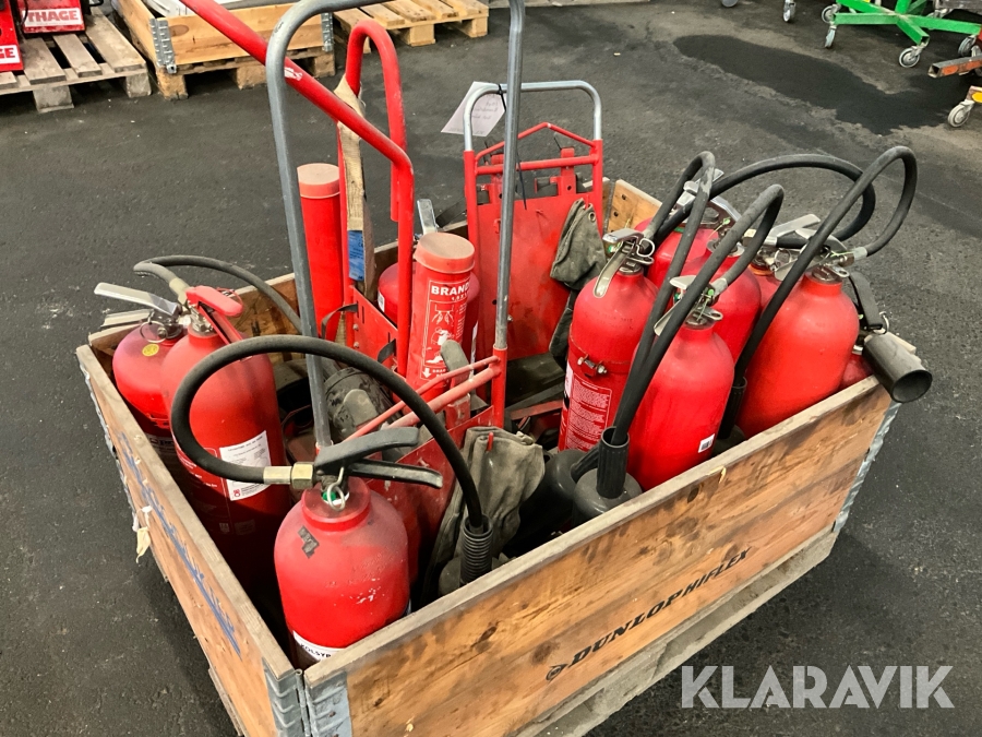 Brandsläckare 10st och 3 kärror Presto Skum och koldioxid
