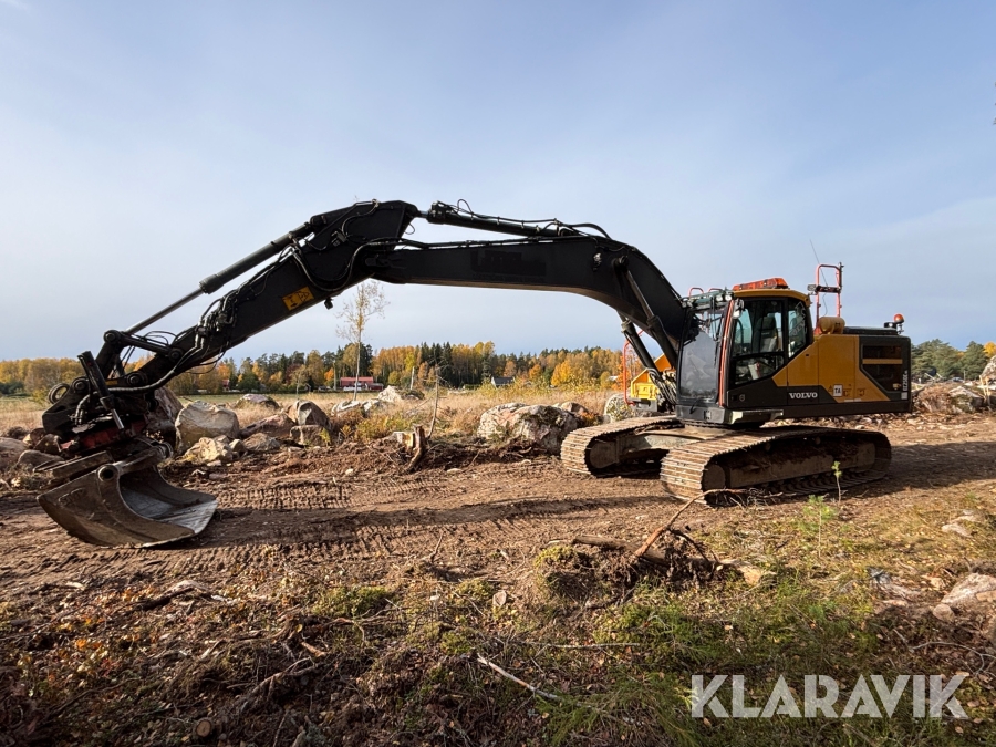 Grävmaskin Volvo Ec250E NL med GPS våg tiltrotator och skopor