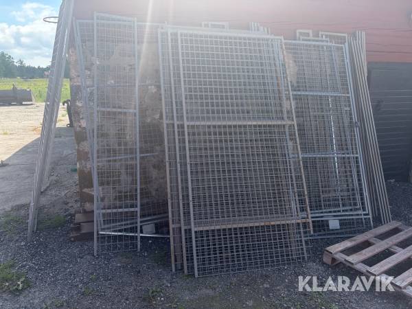Staket till hundgård eller källarförråd