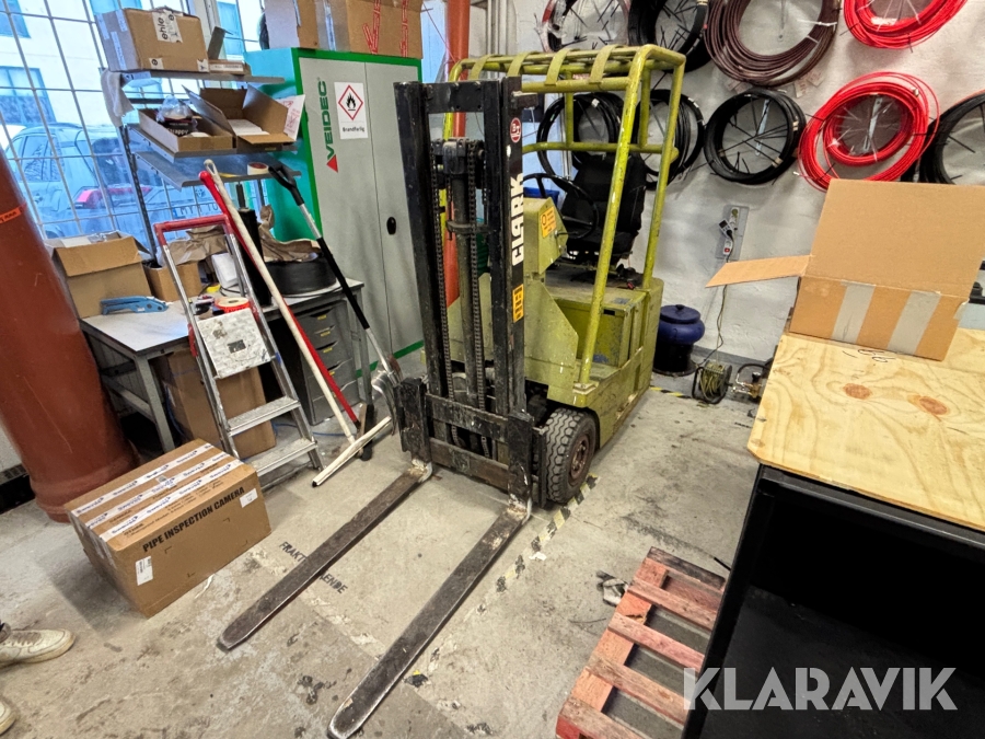 Gaffeltruck Clark TW22