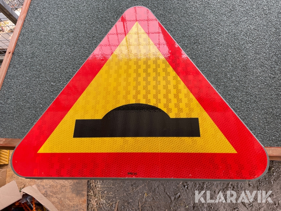 Farthinder och varningsskylt, Mark, Klaravik auktioner