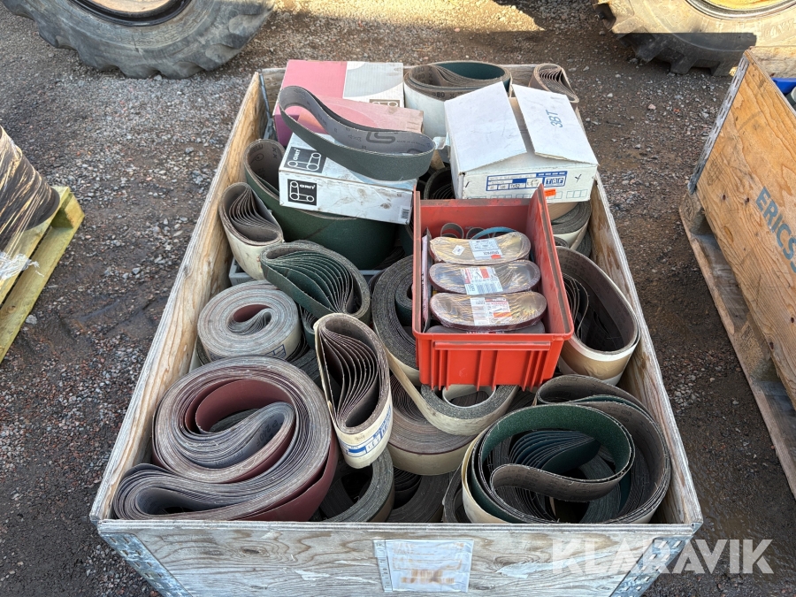 Diverse slipband för metall