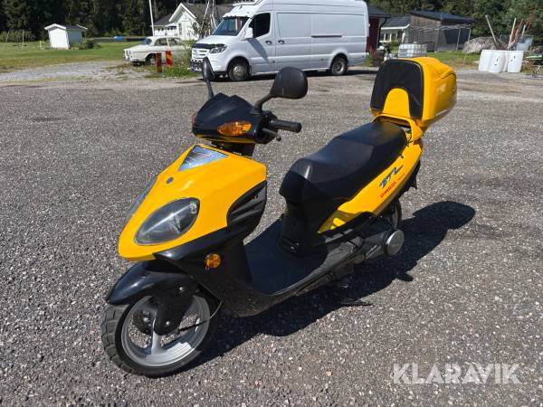 Motorcykel Qingqi QM125T-10D