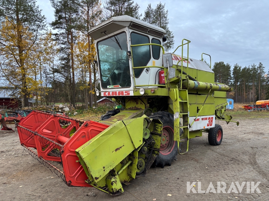 Skördetröska Claas Dominator 38