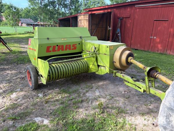 Småbalspress Claas Markant 40