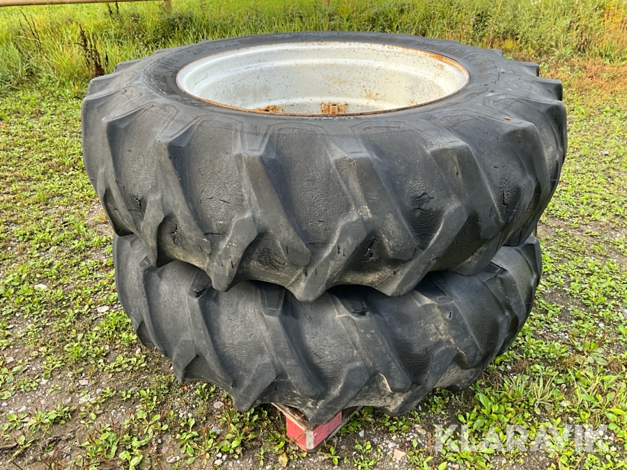 Traktordäck Firestone 16.9-34 1par med ringar och spännare