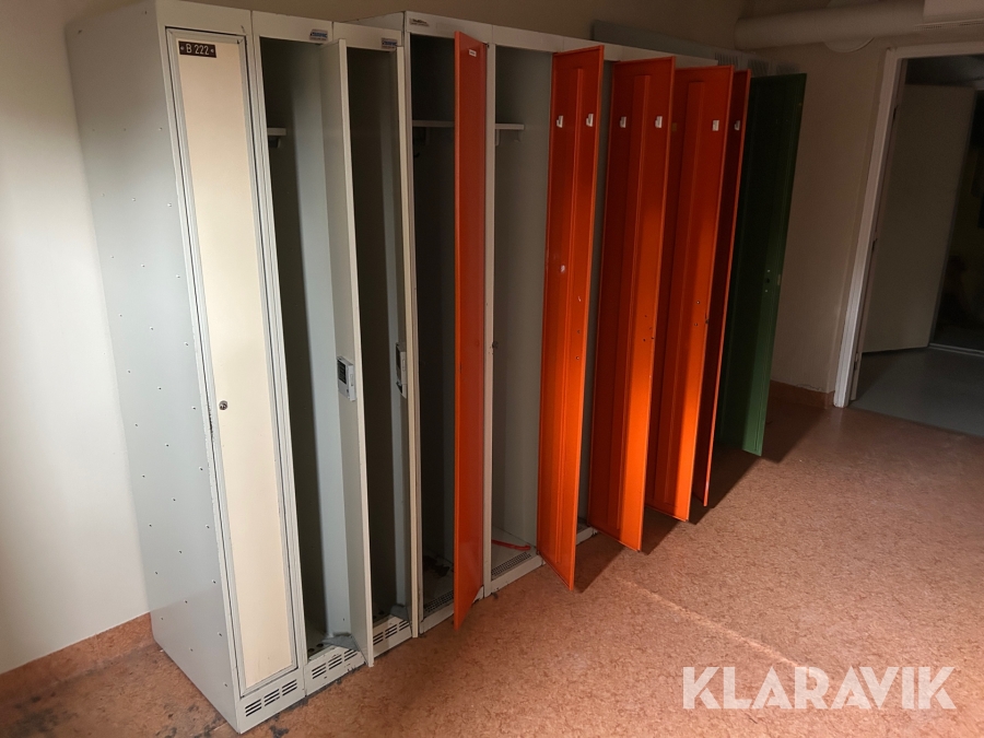 Omklädningskåp 3 sektioner