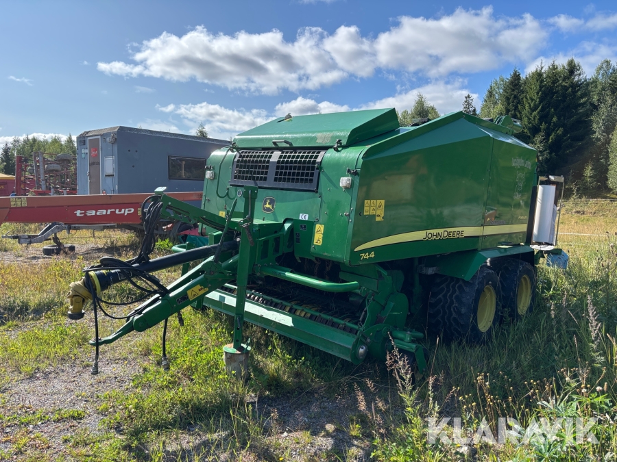 Balpress John Deere 744 premium