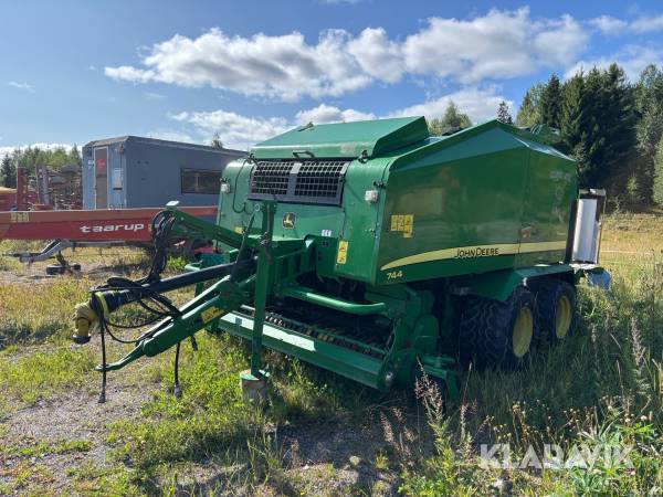 Balpress John Deere 744 premium
