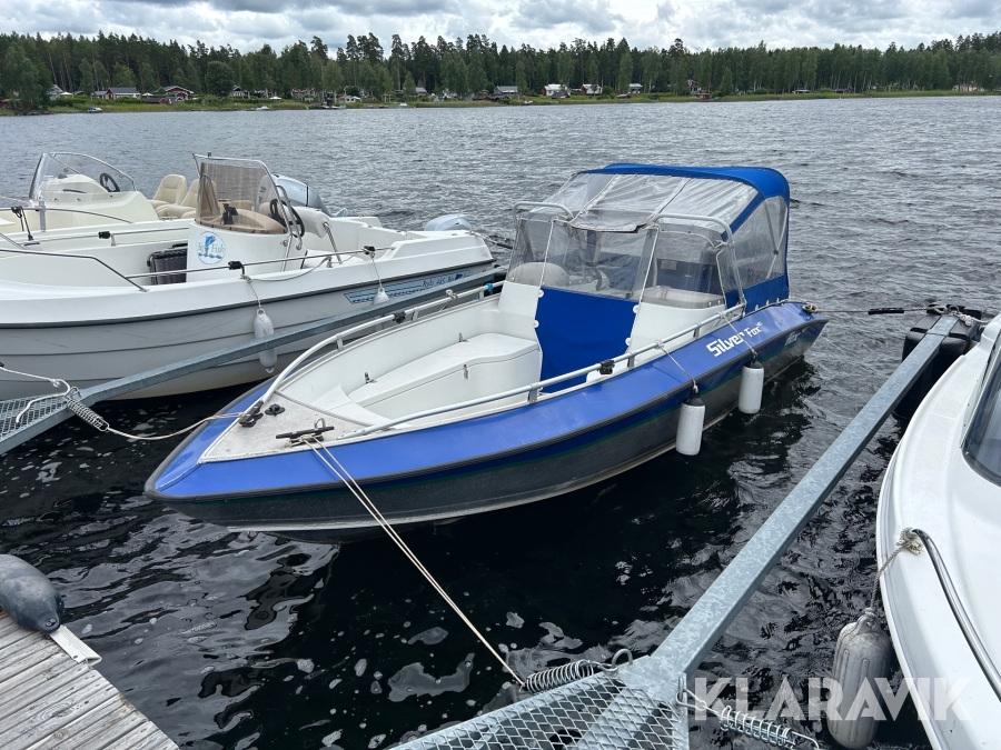 Båt Silver Fox 485 aluminiumbåt med båtkärra