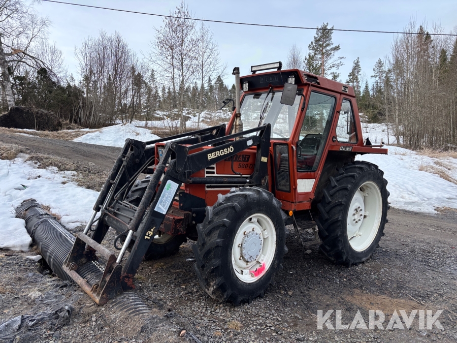 Traktor Fiat 580DT med redskap