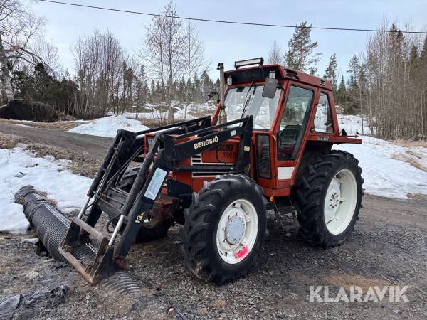 Traktor Fiat 580DT med redskap
