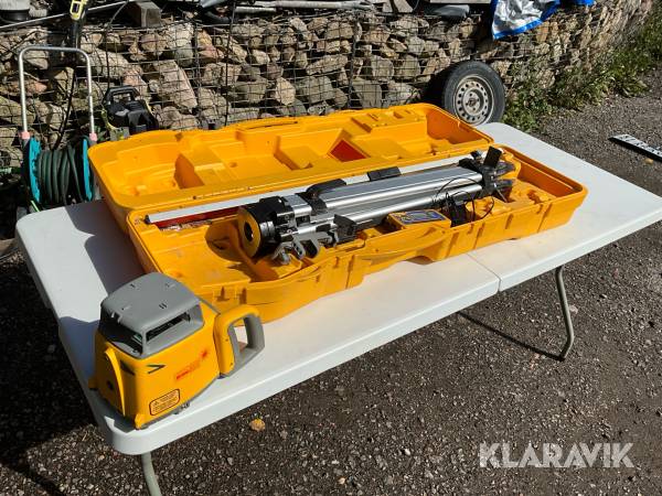 Rotationslaser Spectra LL300N med stativ, sticka , mottagare