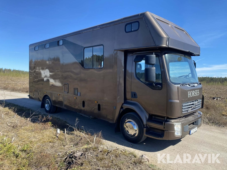Lastbil Volvo FL240 Hästlastbil