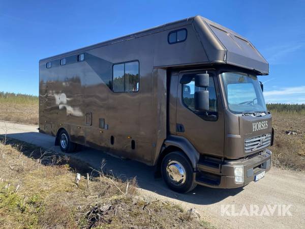 Lastbil Volvo FL240 Hästlastbil