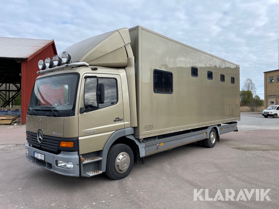 Hästlastbil Mercedes-Benz Atego 1023