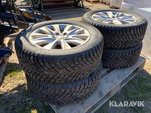 Vinterdäck med fälg Nokian Hakkapeliitta SUV 235/55R17