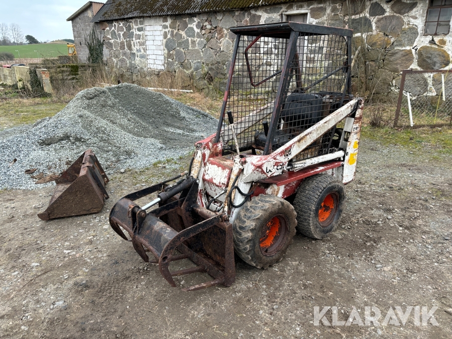 Kompaktlastare Bobcat Clark 310/313 med 2 redskap