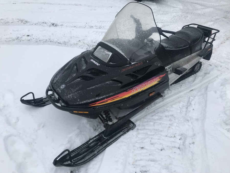 Snöskoter Ski-Doo Skandic 380