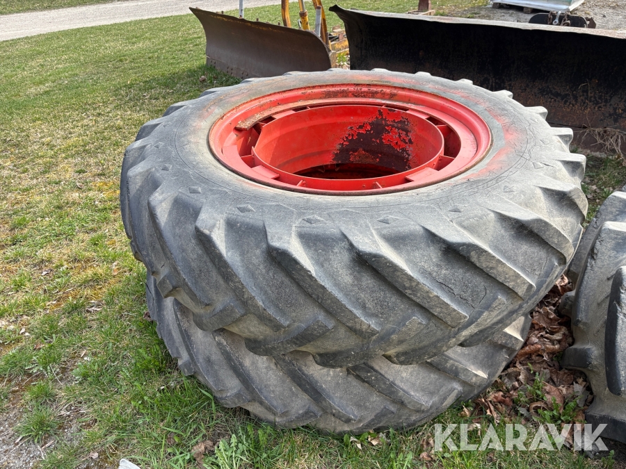 Traktordäck 2 st Goodyear 16.9/14-34