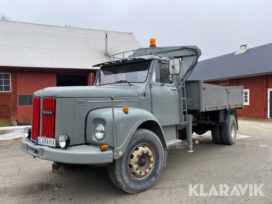 Veteranlastbil Scania 110 Super tipp och kran