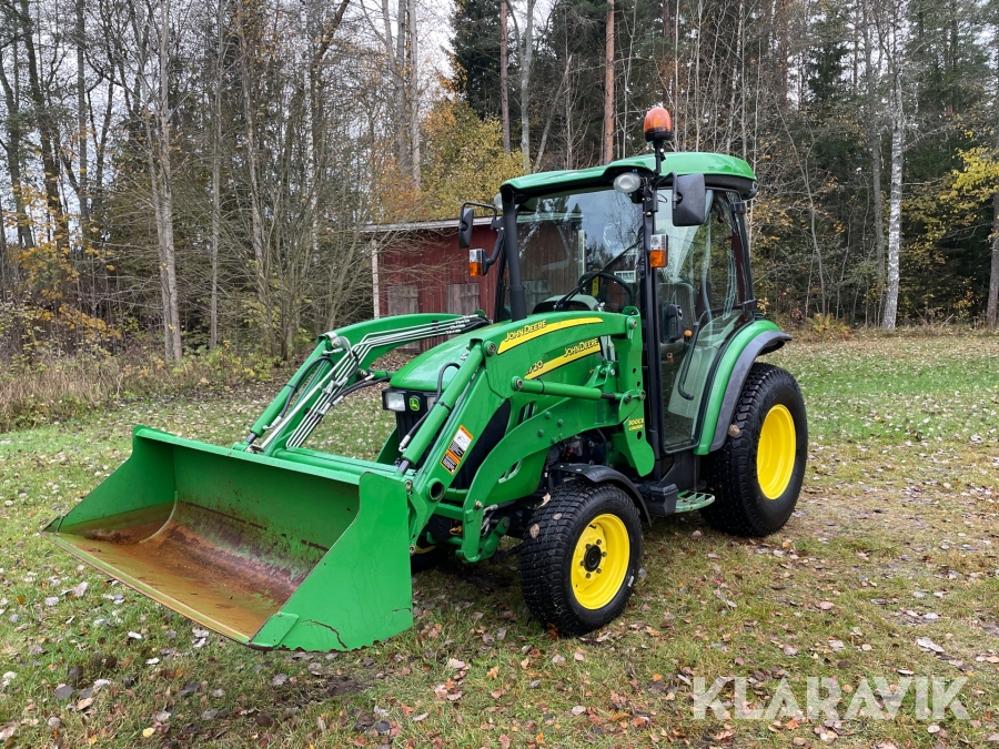 Kompakttraktor John Deere 3720 med tillbehör