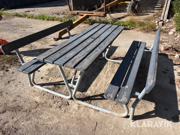 Park-/picknickbord med fasta bänkar