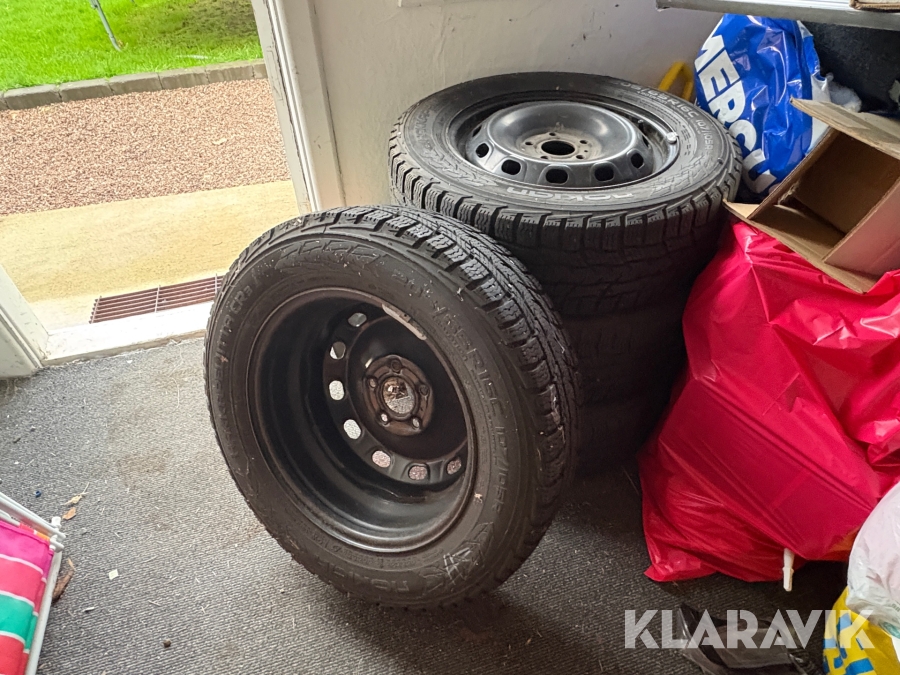 Personbilsdäck på fälg Nokian Hakkapeliitta CR3 205/65R16C 4st