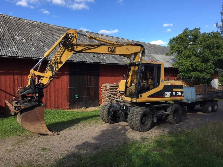 CAT M312 med vagn