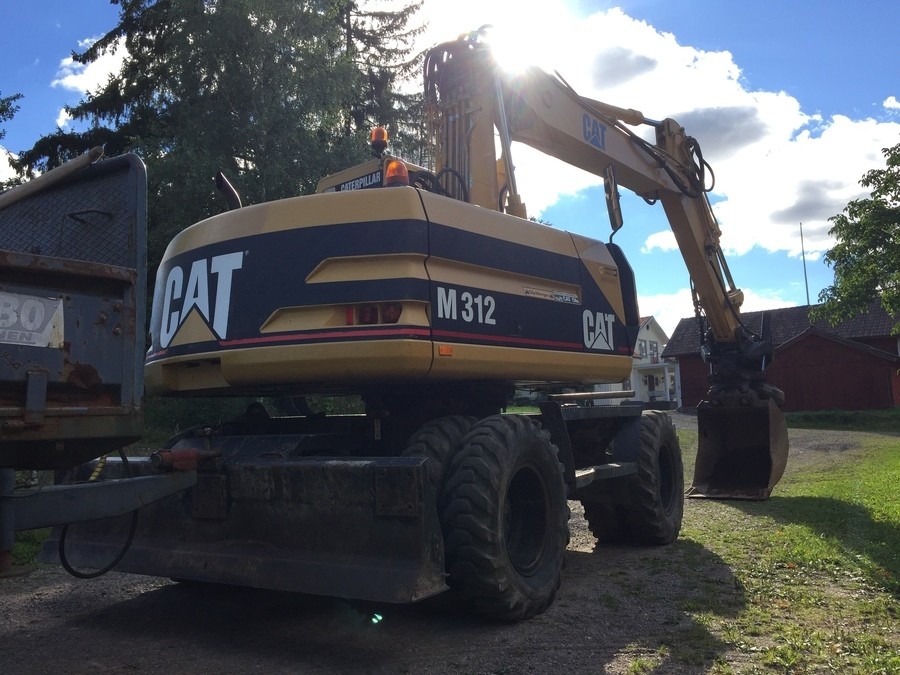 CAT M312 med vagn