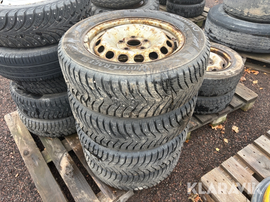 Vinterdäck på fälg Kumho 195/65R15 4 st