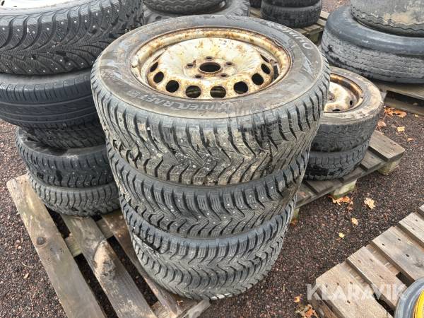 Vinterdäck på fälg Kumho 195/65R15 4 st