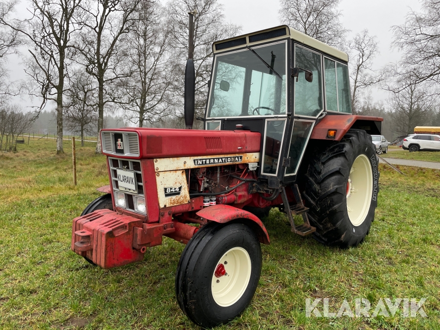 Traktor Case IH 844