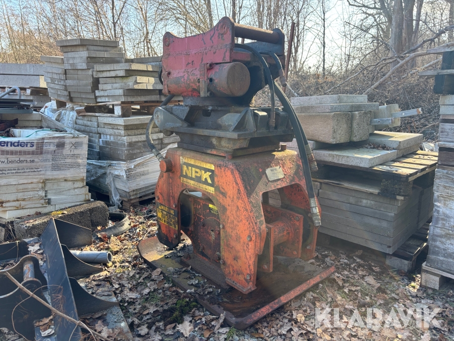 Markvibrator NPK Compactor C-6 till grävmaskin