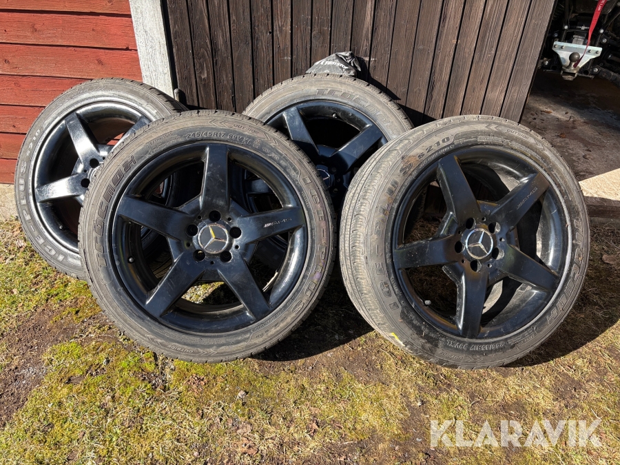 Personbilsdäck Tracmax Ice plus 245/45R17 4st